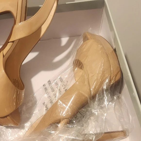 Jessica Simpson Women's Tan Heels - Picture 2 of 3